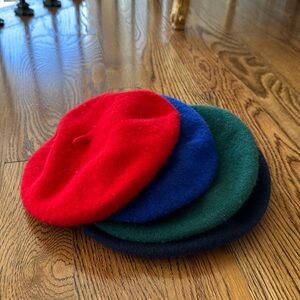 Bundle of 4 woolen berets 🇫🇷 ❤️🩵💙💚 girls 5-10 years